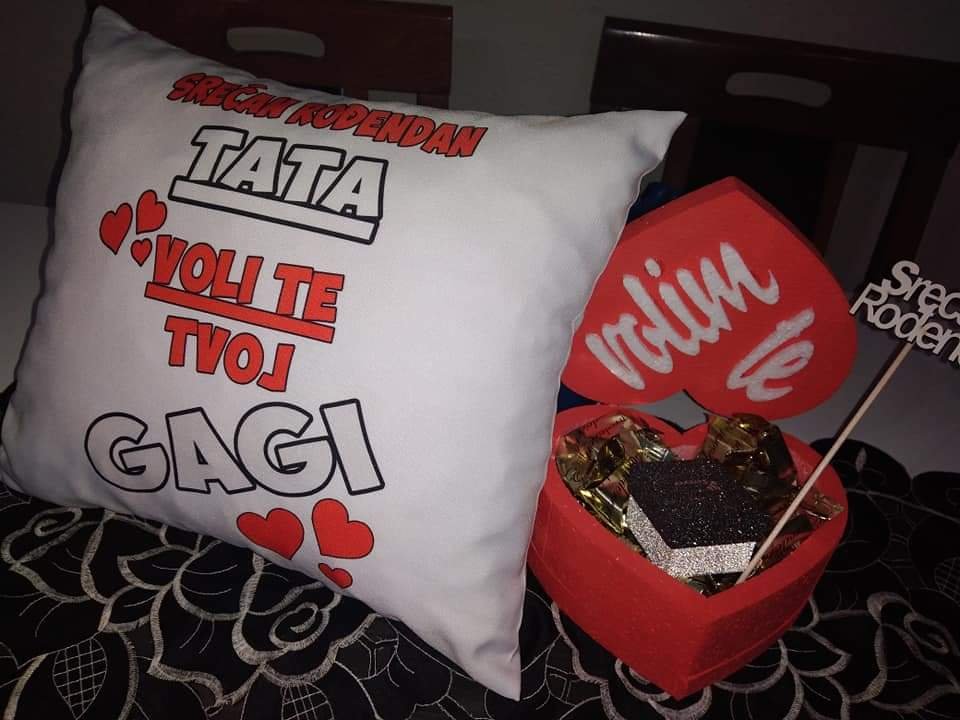 Ukrasni jastuci sa natpisom/Jastuci sa stampom po zelji/FB_IMG_1613050890607.jpg